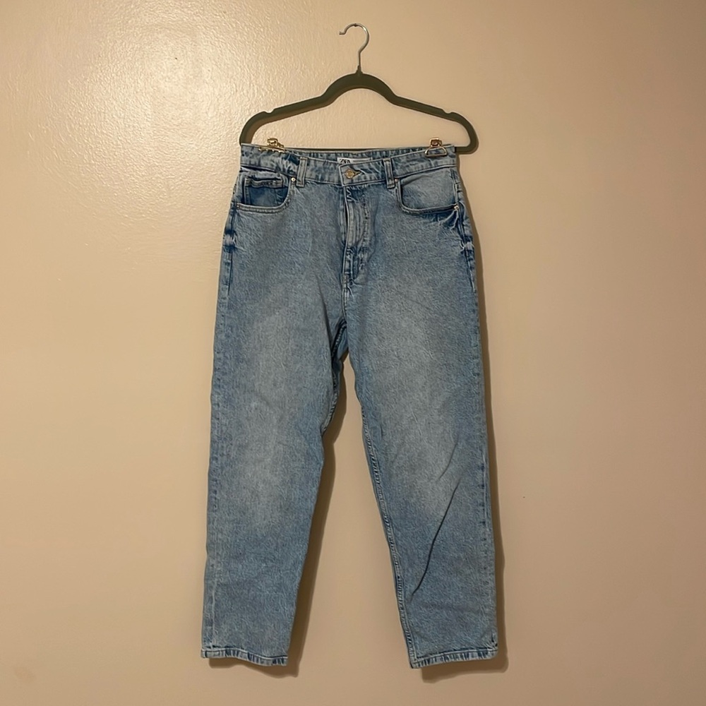 Zara light wash jeans, size USA 10
